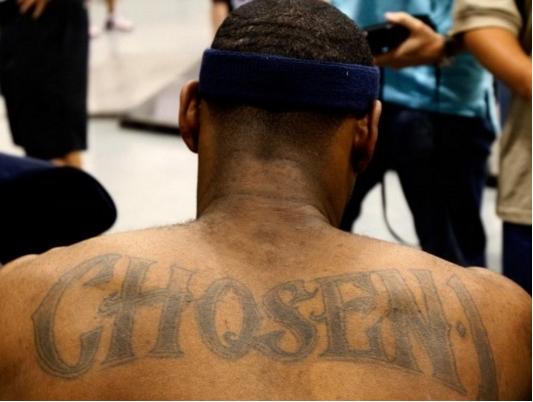 防线人员紧 防线人员紧